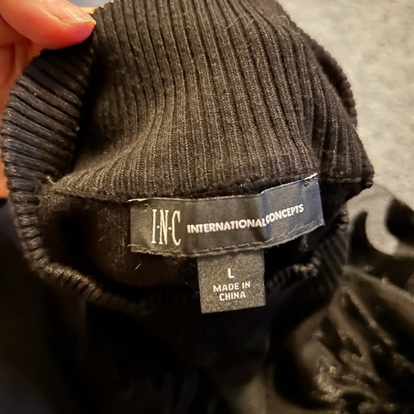 Women’s black mesh top - Picture 3 of 3